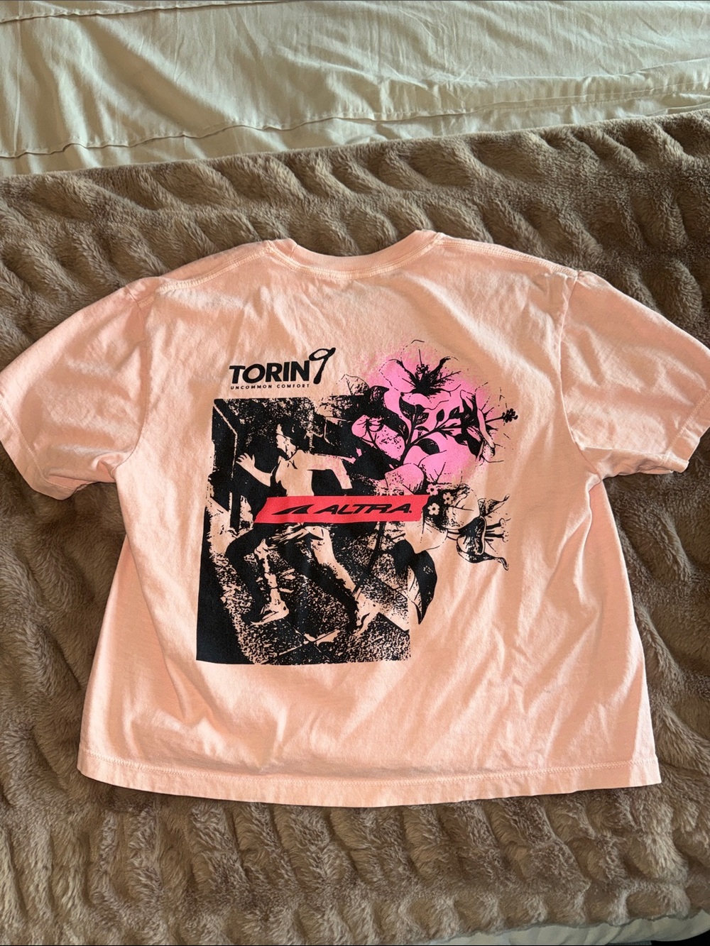 Altra Crop Tee - Picture 3 of 3